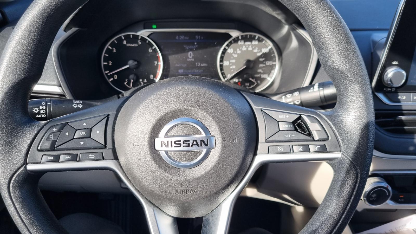 Since you can easily pick up and return the car at the airport, using a rental car is helpful for families with children as it allows them to travel easily and quickly. Also, it was nice to be able to shorten the time when leaving Guam by only checking that the fuel was filled when signing up for insurance.